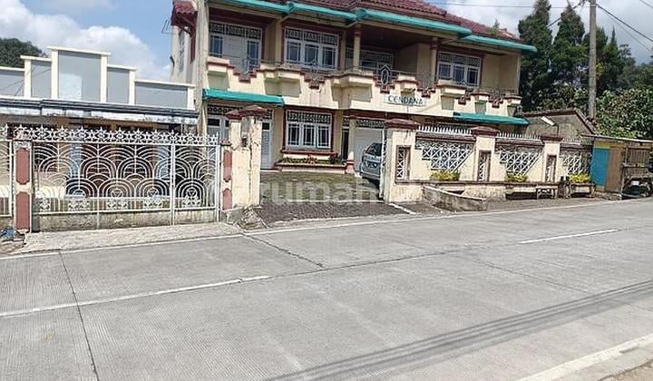 Villa Pacet,dijual Pinggir Jalan