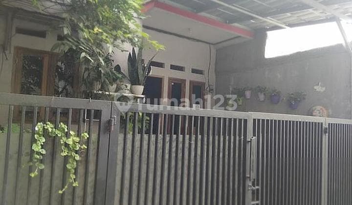 For Sale: Nice 2-Story House, Flood-Free, Ready to Move In.