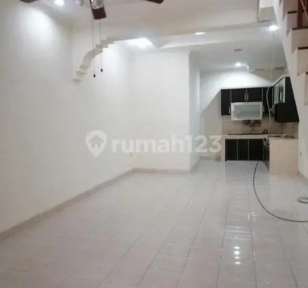 rumah di taman palem uk 4x15 2,5 lantai rapi harga 45 jt nego