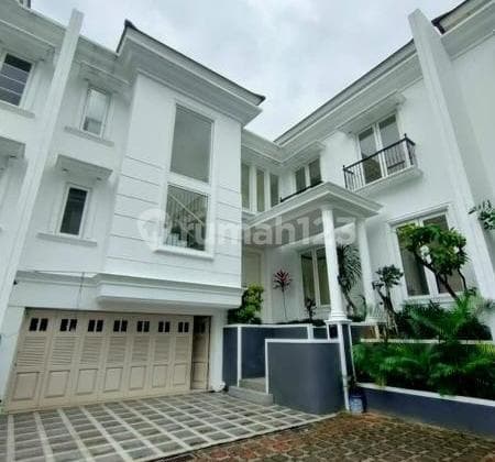 Cepat 4 Unit Rumah Baru dalam Town House di Ampera Jakarta Selatan