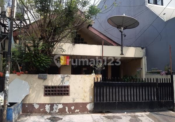Rumah Tua Cocok Unt Bangun Kost2an, , Tomang Jakarta Barat