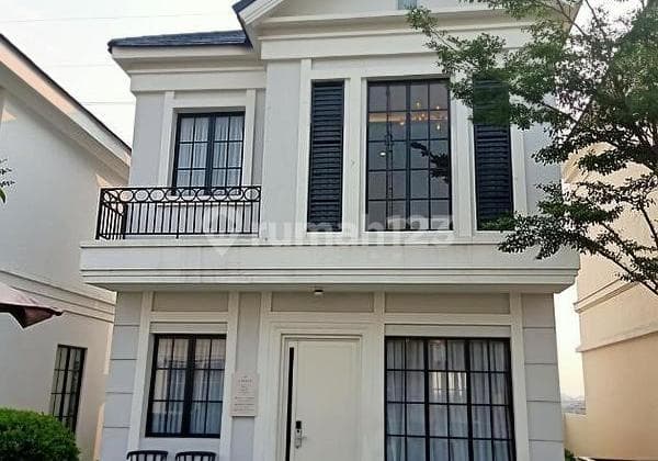 Rumah Mewah Lokasi Strategis 3lt di Lavon Swan City