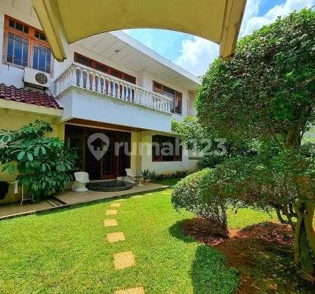 Rumah lama 2 lantai dekat taman suropati dan RS Bunda Menteng