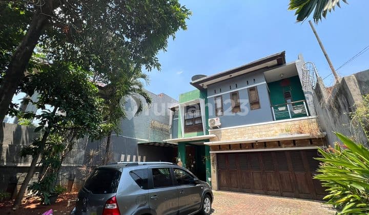 Rumah nyaman 2 lantai lokasi strategis Dekat MT. Haryono