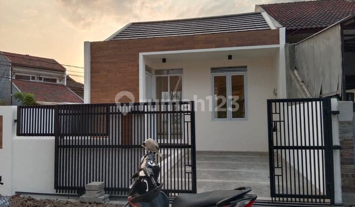 Rumah Baru Cantik Taman Holis Indah 1 Bandung