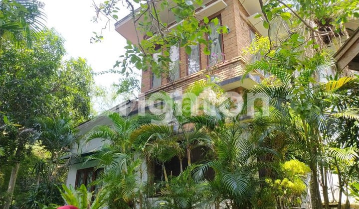 Villa Besar Babura Lama Medan Baru