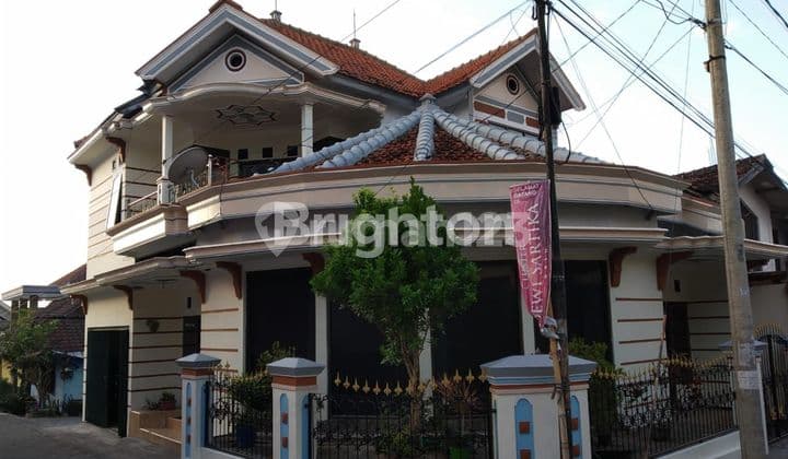RUMAH VILLA 2 TINGKAT DI JL DEWI SARTIKA BATU