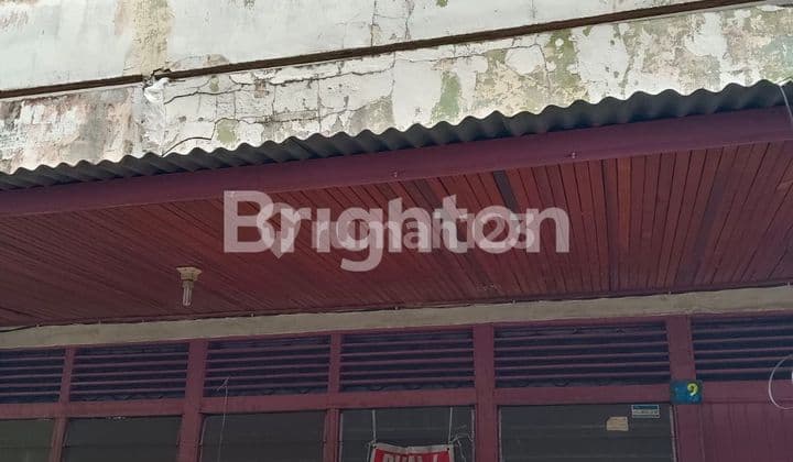 Rumah Bangunan tua perlu renov total di Tanjung Pura Pontianak