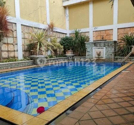 Rumah Sangat Luas Harga di bawah pasaran Lokasi Cipete Jakarta selatan