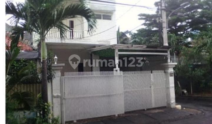 Di Rumah Cantik Siap Huni di Setiabudi Jakarta Selatan