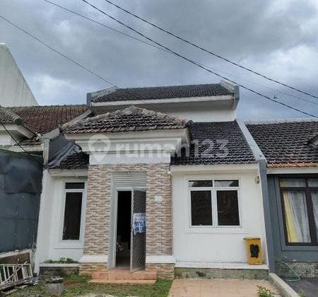 DIJUAL RUMAH 2 LANTAI BAGUS MURAH DI SENTUL CITY
