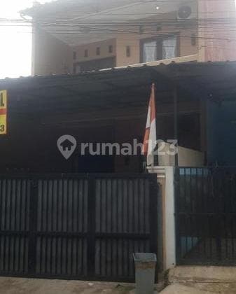 Rumah second 2 lantai sangat terawat di jalan Cikunir dekat Tol Jati Bening Bekasi