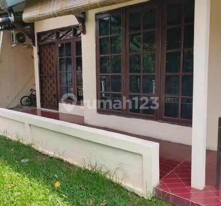 Rumah Hoek Unfurnished Bagus Dekat Unpak Cocok Buat Kos