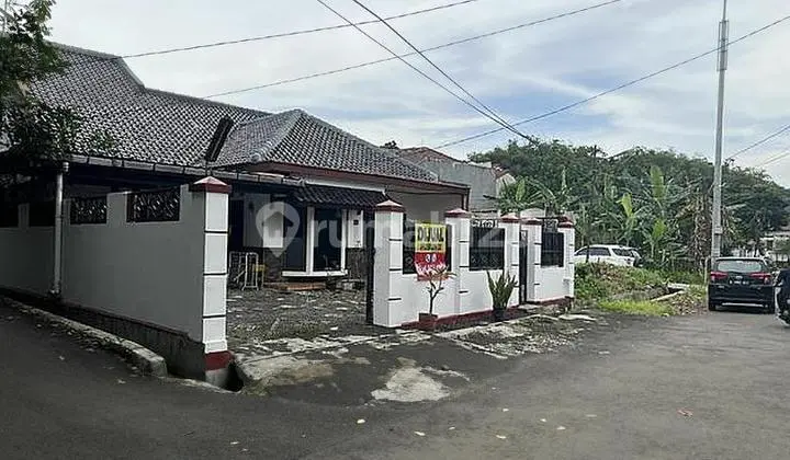 Rumah Hoek Unfurnished Bagus Di Kedung Badak Baru