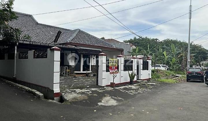 Rumah Hoek Unfurnished Bagus Di Kedung Badak Baru