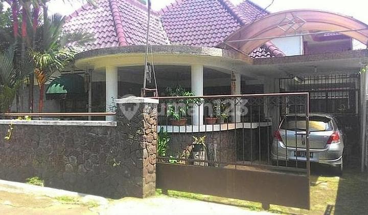 Rumah Heritage Bagus Model Kolonial Belanda Dekat Stasiun