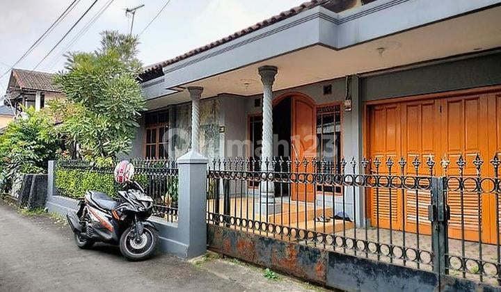 Di Jual Cepat Rumah Terawat di Tengah Kota Strategis