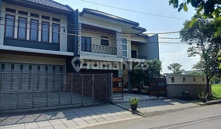 Rumah 2 Lantai Siap Huni di Komplek Batununggal Indah II Bandung