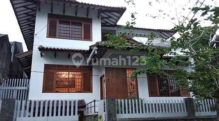 Di jual rumah terawat dekat kampus lokasi strategis