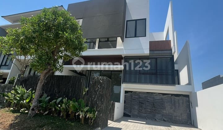 Waterfront Citraland, Minimalist Modern, 2 Floors Split Level