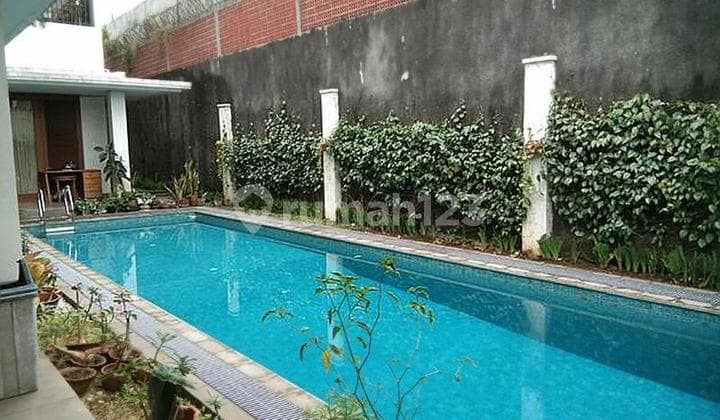 Cepat Rumah Megah Ada Kolam Renang di Lebak Bulus, Prime Area
