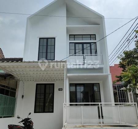 DIJUAL RUMAH 2 LANTAI VIEW TERBAIK MURAH HARGA NEGO SENTUL CITY