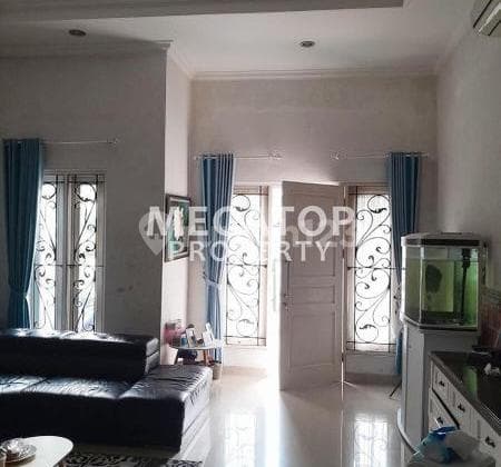 2-story house in Serpong Paradise ready to occupy, KPR available.