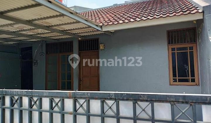Fast Move-in Ready House in a Complex in Narogong, Bekasi.
