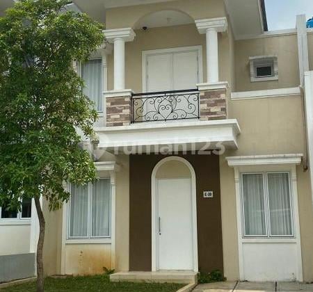 Quick sale of a house in Sentul City, strategic location.