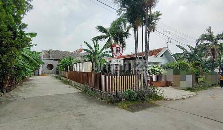 House behind Arion Plaza, East Jakarta