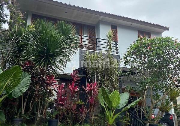 Rumah Bagus Sangat Luas Strategis Wilayah Kampus Cigadung Dago