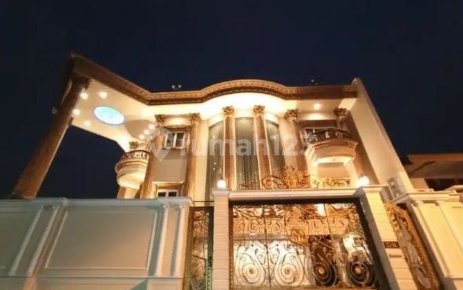 Rumah 4 Lantai Di Taman Kebun Jeruk Intercon Jakarta Barat