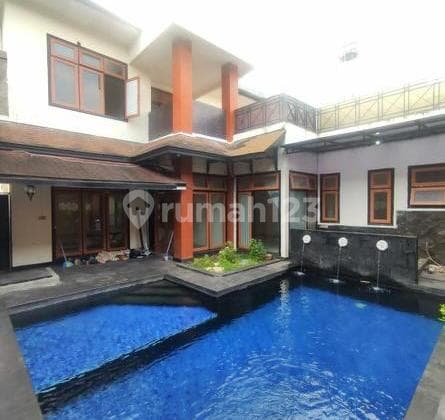 Strategic Location Rental House in Cilandak, Suitable for Office Use.