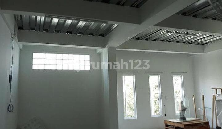 Rumah Mungil 3 Lt Bebas Banjir Taman Kedoya Baru Jakarta Barat