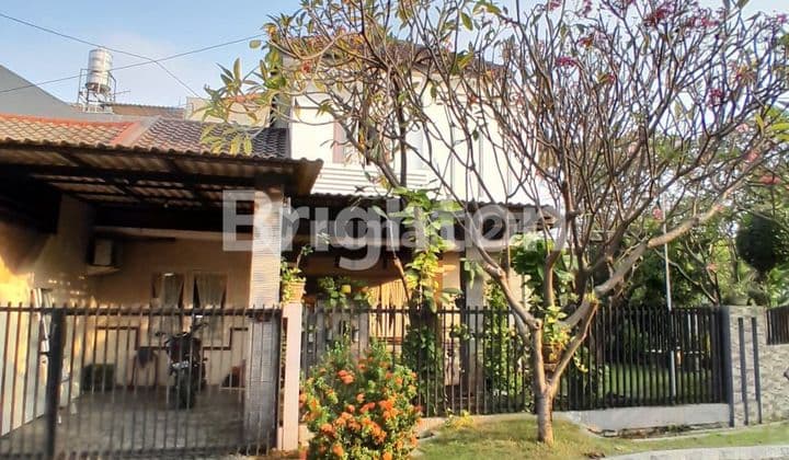 Rumah minimalis 2 lantai di Surabaya Timur