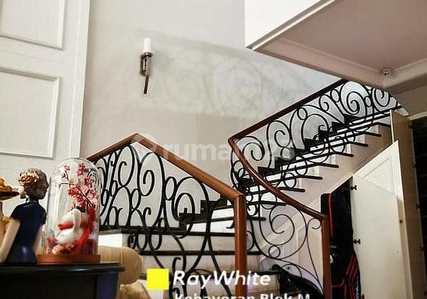 Rumah siap huni terawat bagus, jarang ada kawasan aman Elite dan strategus