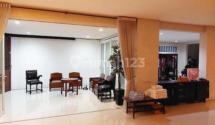 Dijual Rumah 2 Lantai di Kebayoran Baru Jakarta Selatan