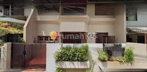 Rumah Di Jual siap huni dan terawat di belakan Telkom Tomang Jakarta Barat