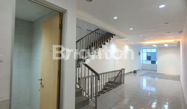 UKO STRATEGIS DEKAT RUMAH SAKIT SETYA MITRA