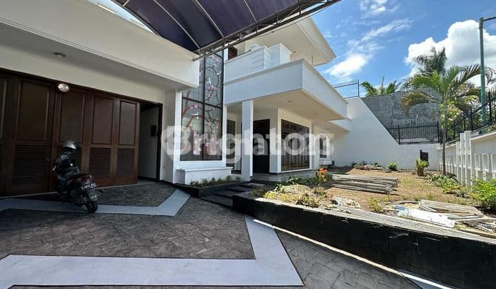 RUMAH DI DARMO HARAPAN REGENCY SITE