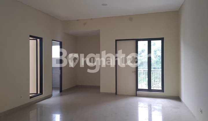 Rmh gress minimalis jl Rungkut Asri, Surabaya.