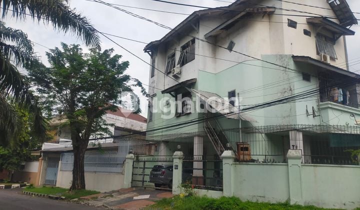 Rumah Hook 3 Lantai Bisa Untuk Kantoran Dan Kos2an Di Pattimura