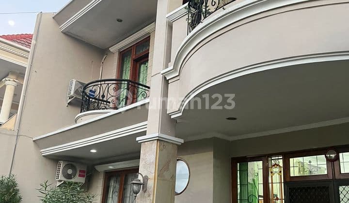 RUMAH MEWAH DI BARUK UTARA KONDISI SIAP HUNI TINGGAL BAWA KOPER SEMI FURNISH