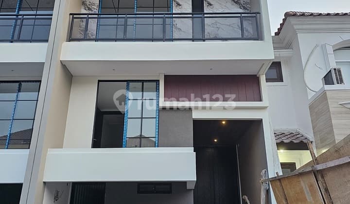 Rumah Wisata Bukit Mas 1, Siap Huni, Split Level, Surabaya Barat, New Minimalis (ME)