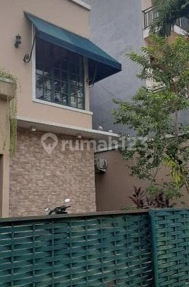 Rumah Bagus Minimalis di Villa Jati Padang Pasar Minggu