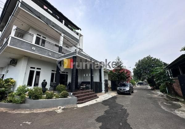 Dijual Rumah Bagus 3 Lantai di Bojongsari Depok