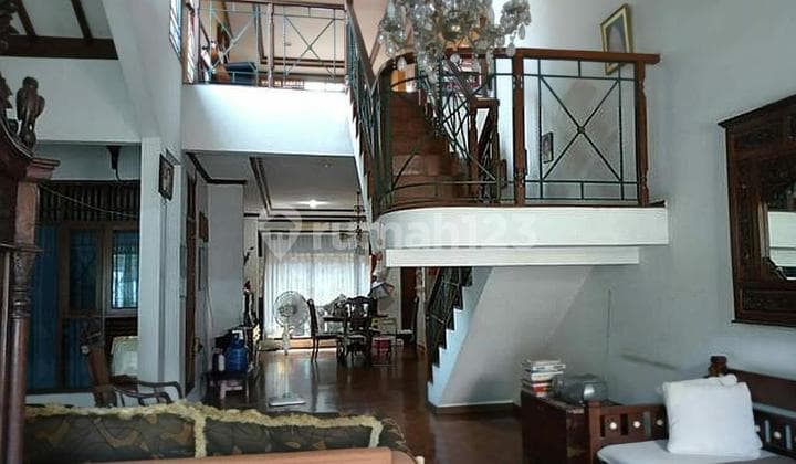 Rumah besar tanah luas di villa bintaro indah