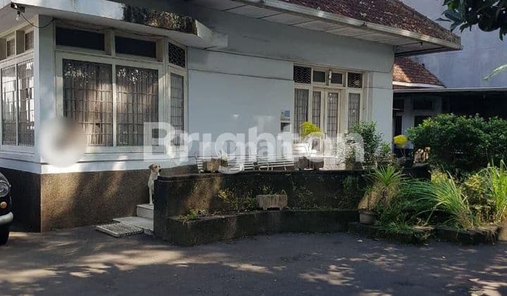 Rumah kolonial belanda kawasan prestigious bergengsi di jalan besar ijen klojen kota malang