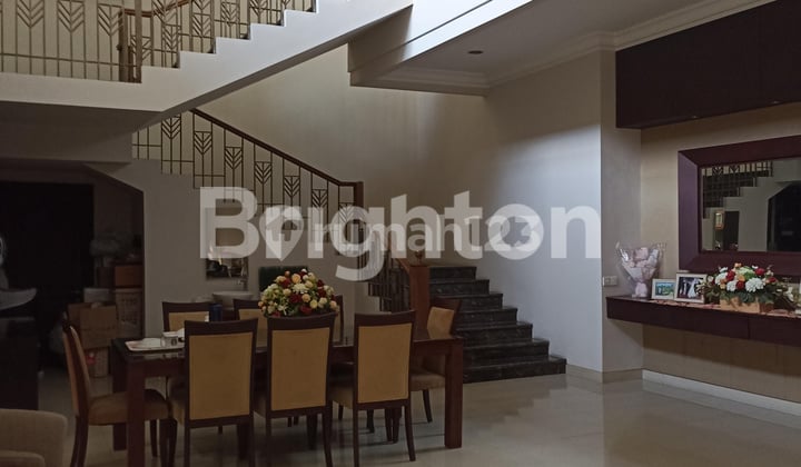 RUMAH LANTAI LOKASI BAGUS CLUSTER KUMPULAN RUMAH MEWAH