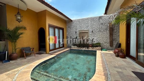 Beautiful Artistik Villa In Jimbaran Walking Distance to Sidewalk Jimbaran Close to Jimbaran Beach Garuda Wisnu Kencana and Udayana University